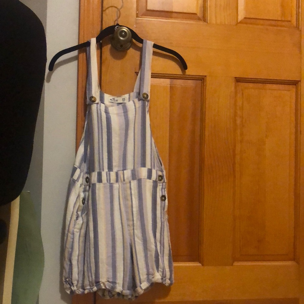 Cute romper!